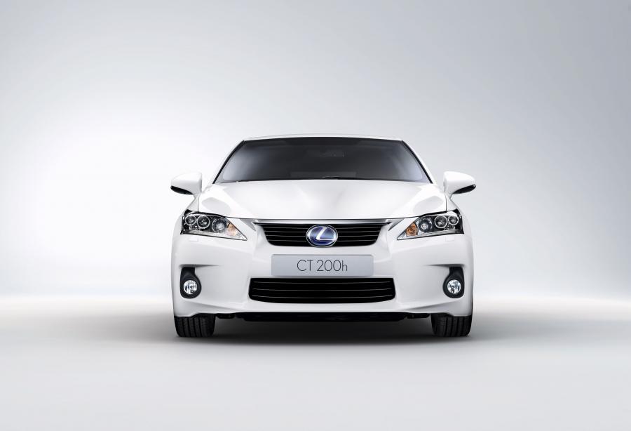  Lexus CT200h 2010 года  (фото 42 из 266)